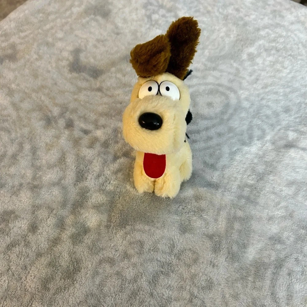 Odie Vintage 1983 Dakin Plush Stuffed Animal